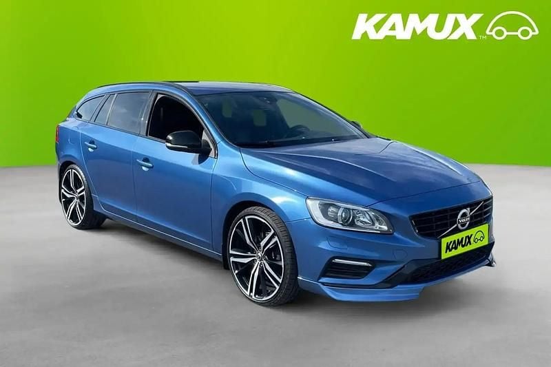 Blå Begagnad 2017 Volvo V60 R-Design Kombi | 214 900 kr (Superpris) - Bild 1/4