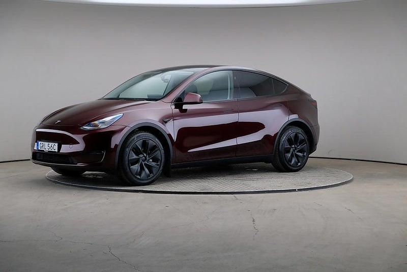 Röd Begagnad 2024 Tesla Model Y Long Range AWD SUV | 509 000 kr (Lite dyr) - Bild 1/4