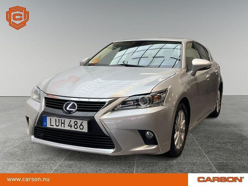 Silver Begagnad 2014 Lexus CT200h Sport Line Halvkombi | 124 900 kr (Marknadspris) - Bild 1/3