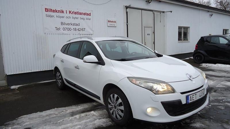 Begagnad Renault Mégane III 110 HK (80 kW) 2011 Vit