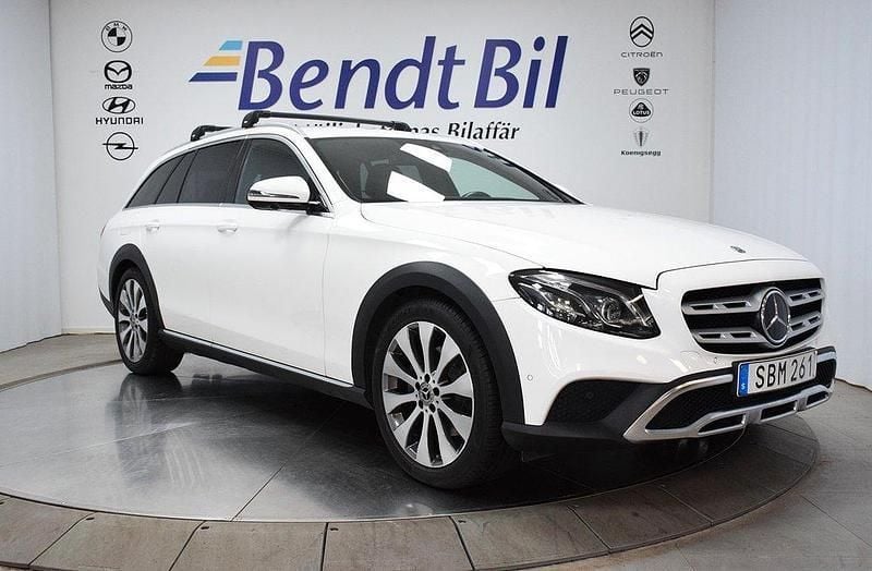 Vit Begagnad 2018 Mercedes E220 Avantgarde Kombi | 319 500 kr (Marknadspris) - Bild 1/3