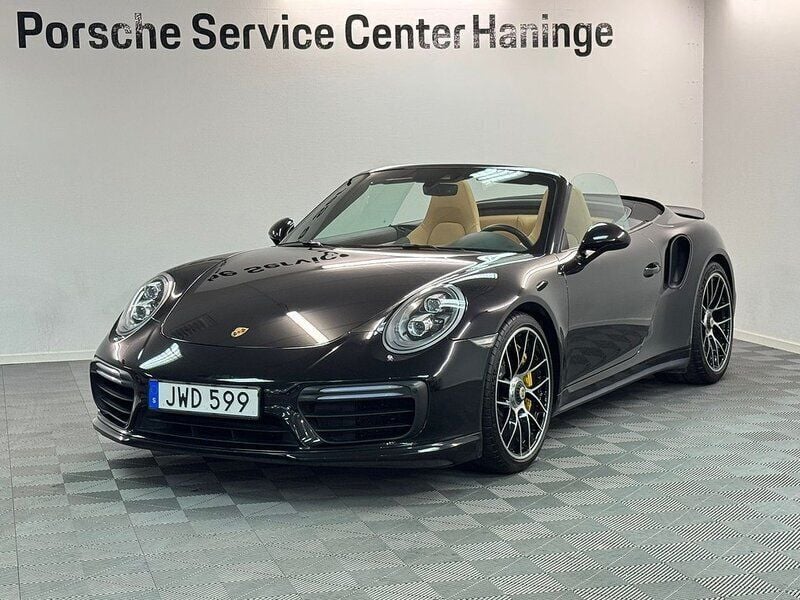 Svart (jet black metallic) Begagnad 2017 Porsche 911 Turbo S Cabriolet Cab | 1 695 000 kr - Bild 1/4