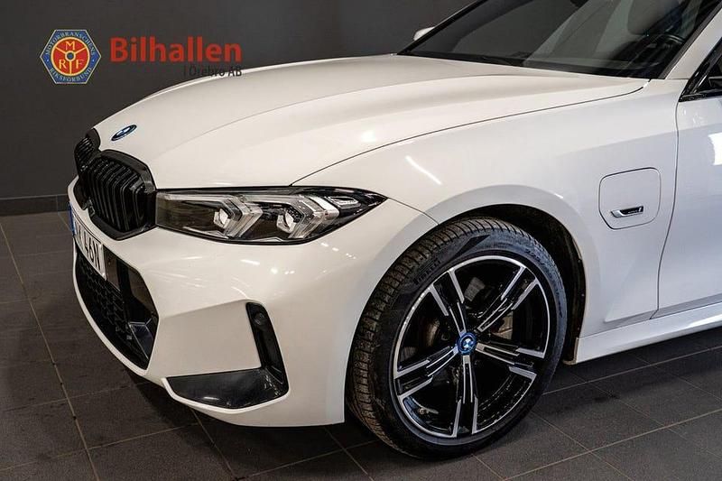 Begagnad BMW 330 M Sport 292 HK (214 kW) 2023 Vit Kombi