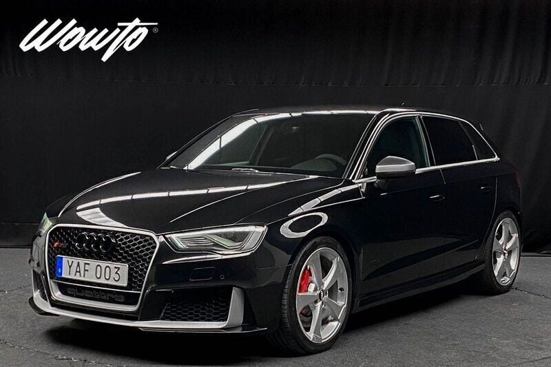 Svart Begagnad 2015 Audi RS3 Sportback Design Halvkombi | 339 800 kr (Bra pris) - Bild 1/3