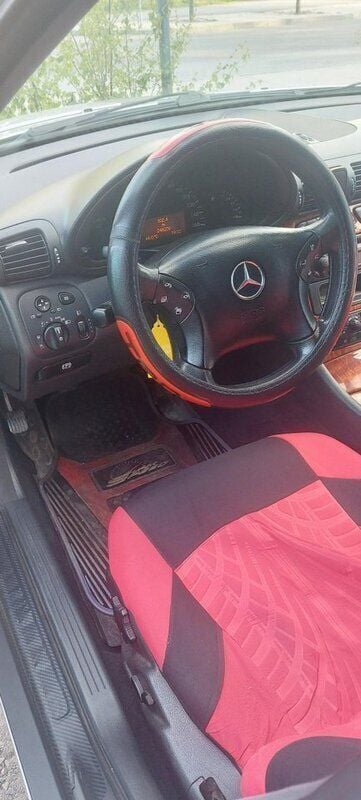 Grå Begagnad 2001 Mercedes C180 Sedan | 16 000 kr - Bild 1/4
