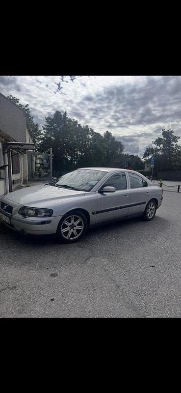Grå Begagnad 2004 Volvo S60 Business Edition Sedan | 6 000 kr - Bild 1/3