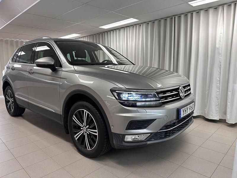 Silver Begagnad 2016 VW Tiguan Highline SUV | 249 000 kr (Marknadspris) - Bild 1/4