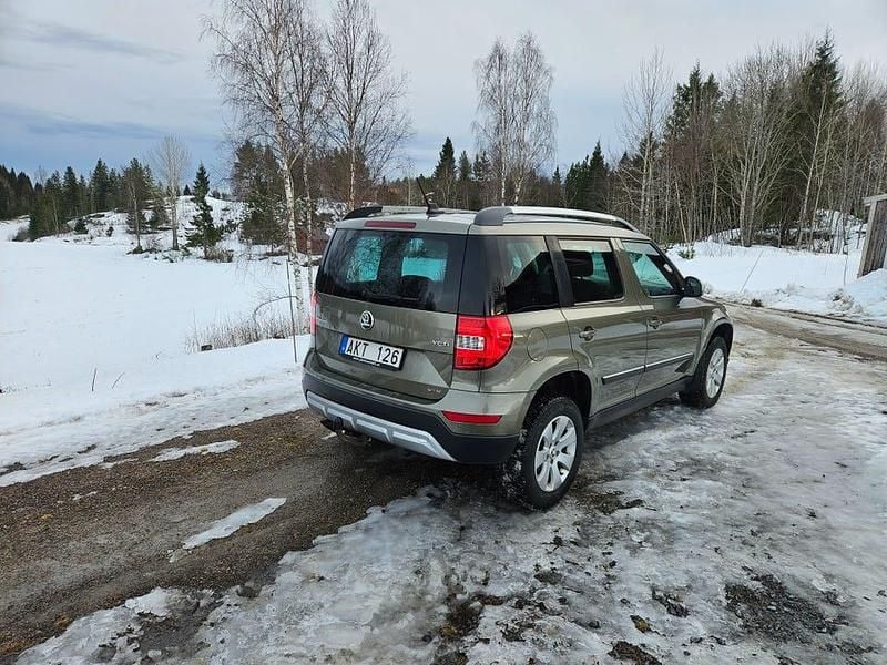 Begagnad Skoda Yeti Outdoor 140 HK (102 kW) 2014 SUV