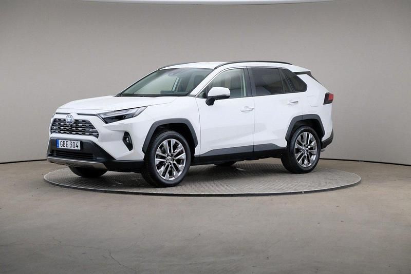 Vit Begagnad 2022 Toyota RAV4 Hybrid Executive SUV | 395 000 kr (Marknadspris) - Bild 1/4