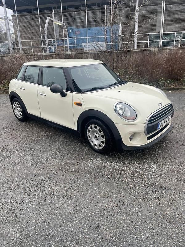 Begagnad Mini ONE 102 HK (75 kW) 2016 Pepper white Halvkombi
