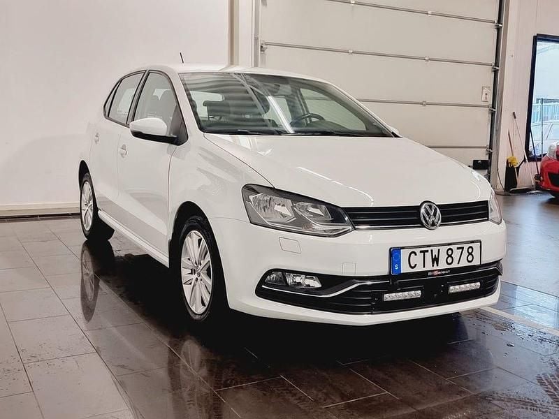 Begagnad VW Polo 90 HK (66 kW) 2016 Vit Halvkombi