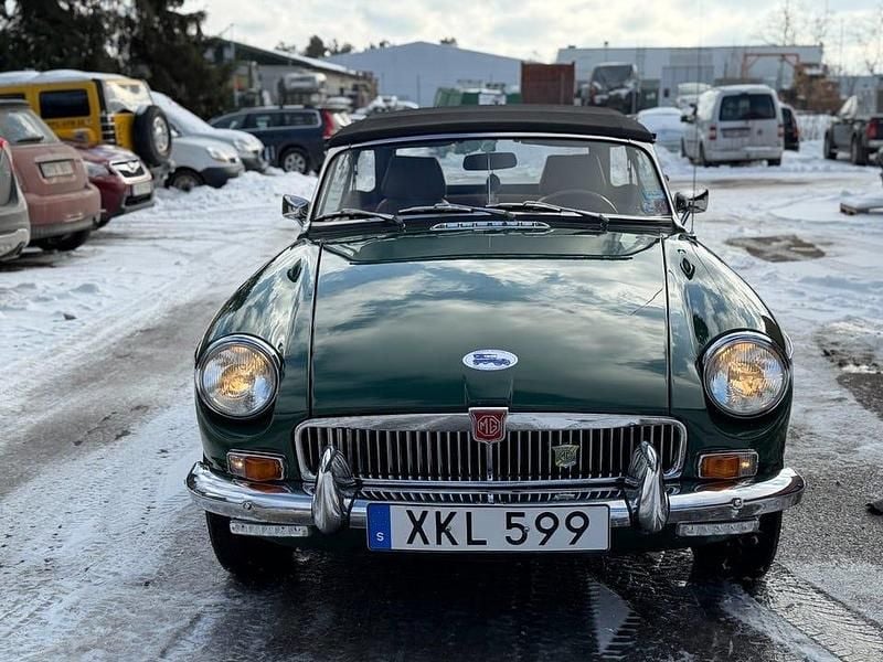 Begagnad MG B 67 HK (49 kW) 1978 Grön Cab