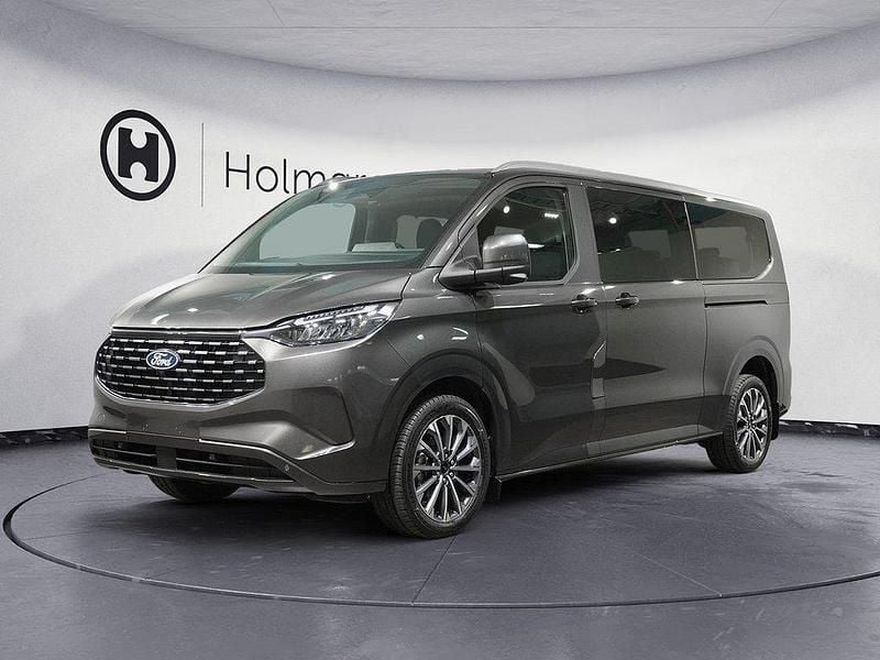 Grå Ny 2025 Ford Tourneo Titanium X Minibuss | 749 750 kr - Bild 1/4