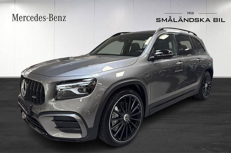 Grå Ny 2025 Mercedes GLB35 AMG SUV | 653 900 kr - Bild 1/4