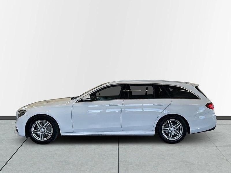 Begagnad Mercedes E220 AMG line 194 HK (142 kW) 2018 Vit Kombi