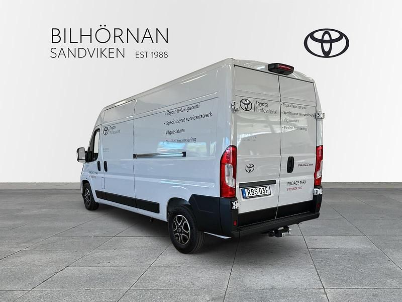 Begagnad Toyota Proace 183 HK (134 kW) 2024 Vit Minibuss