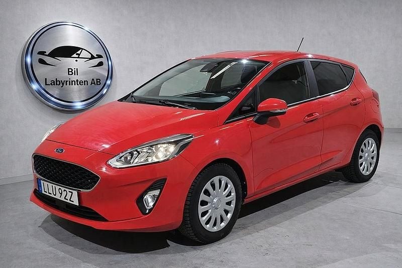 Begagnad Ford Fiesta Trend 101 HK (74 kW) 2019 Röd Halvkombi