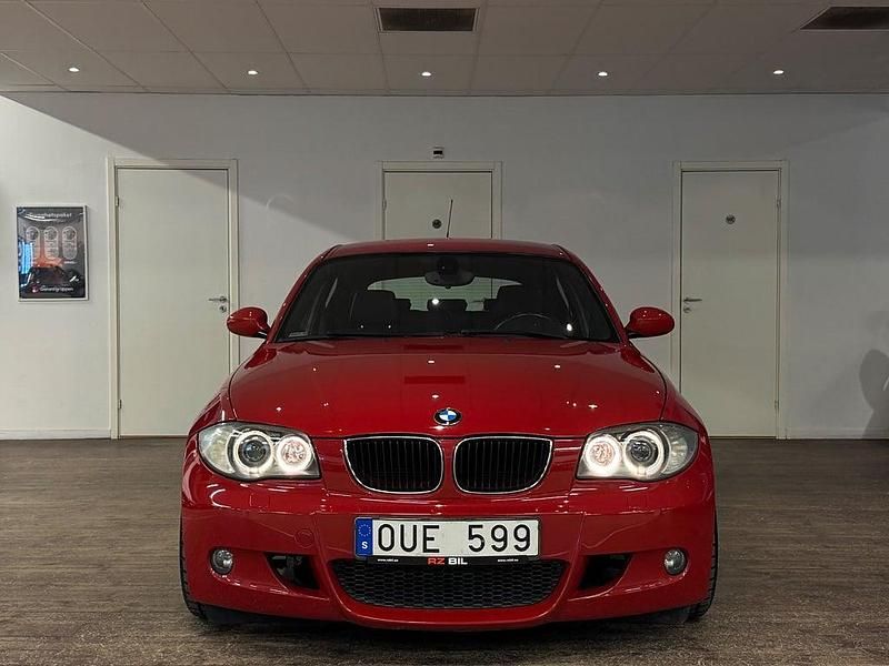 Begagnad BMW 118 M Sport 143 HK (105 kW) 2009 Röd Halvkombi
