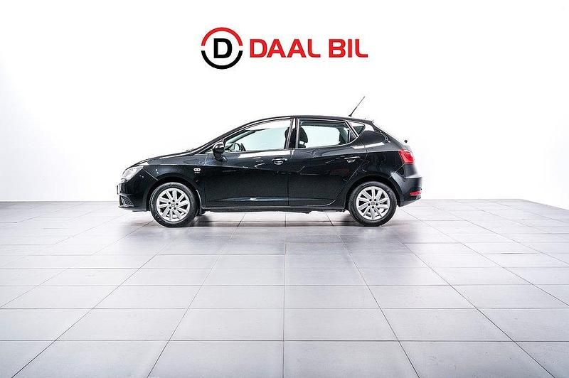 Svart Begagnad 2012 Seat Ibiza Halvkombi | 49 600 kr (Marknadspris) - Bild 1/4