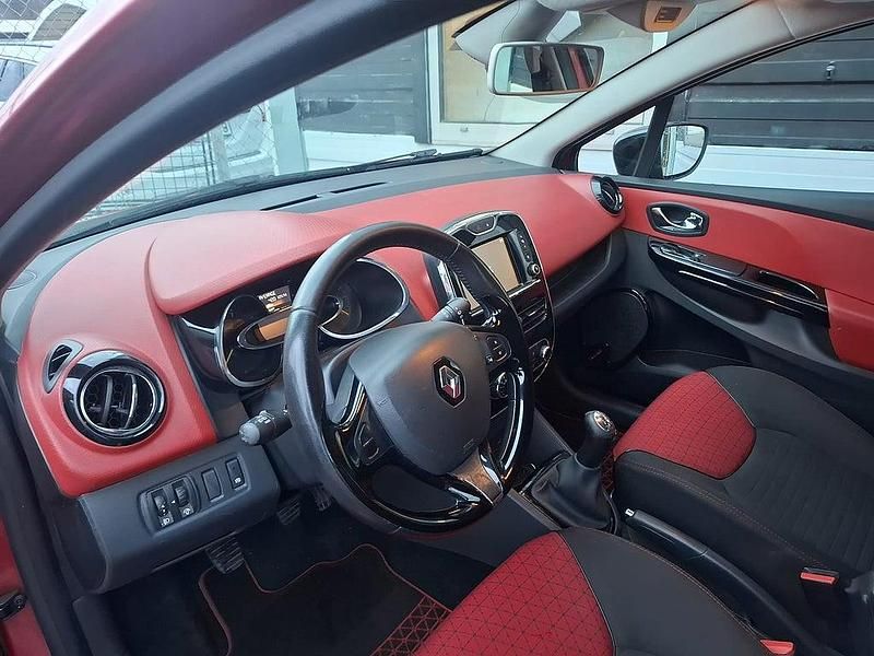 Begagnad Renault Clio GrandTour 90 HK (66 kW) 2013 Röd Kombi