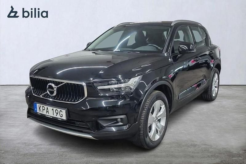 Svart Begagnad 2019 Volvo XC40 Momentum SUV | 224 000 kr (Marknadspris) - Bild 1/3