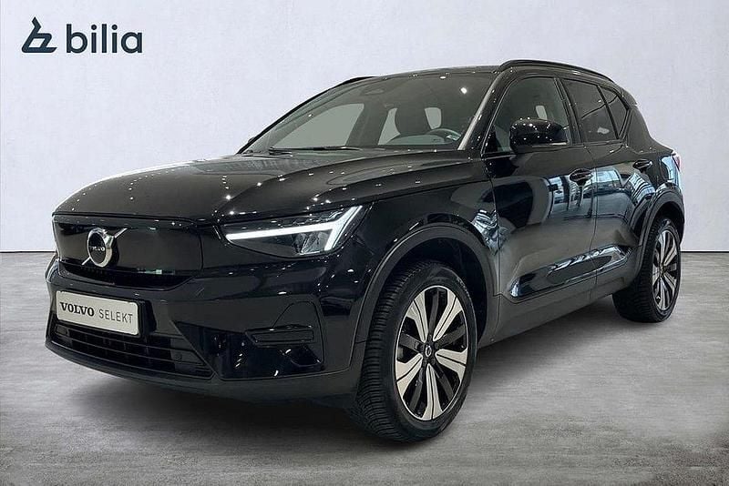 Svart Begagnad 2022 Volvo XC40 Core SUV | 349 900 kr - Bild 1/3