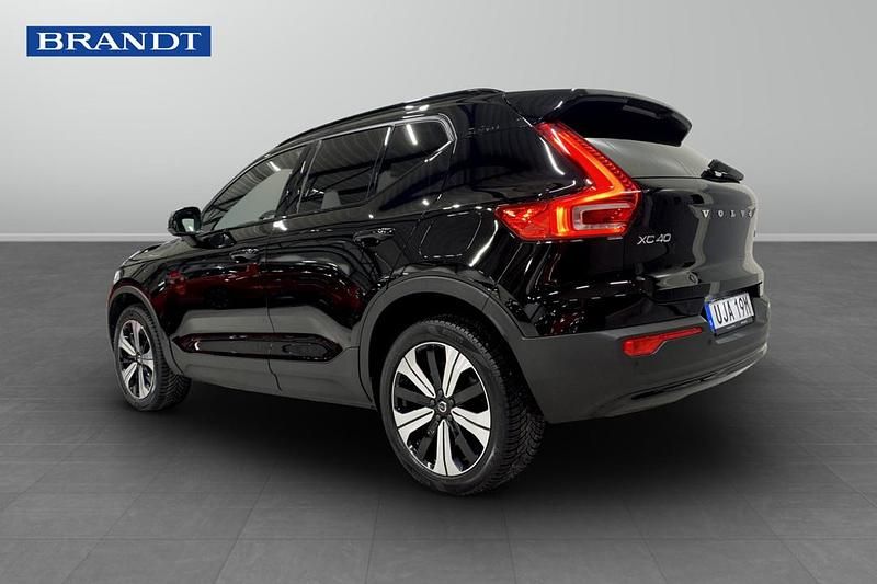 Begagnad Volvo XC40 Single Motor 175 kW (238 HK) 2023 Svart SUV