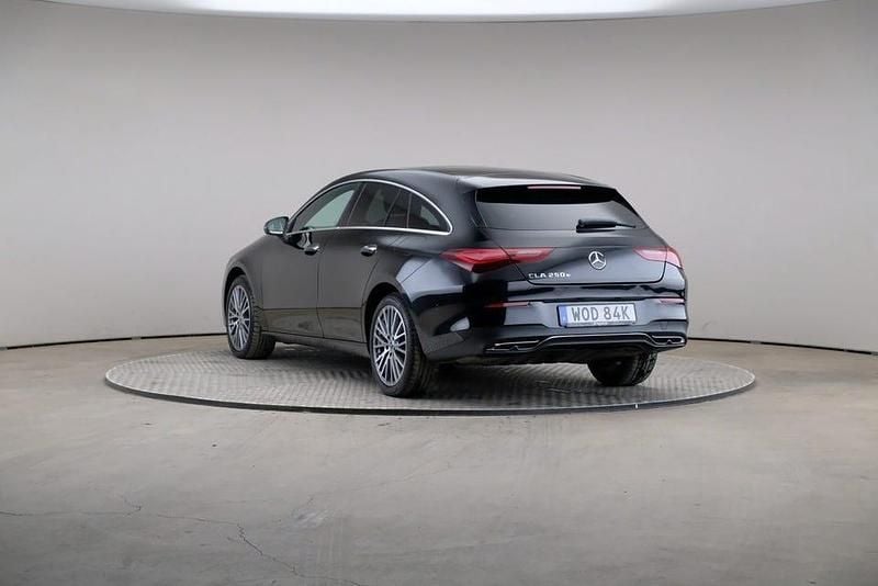 Begagnad Mercedes CLA250 Advanced Plus 218 HK (160 kW) 2024 Kosmossvart (metallic) Sedan