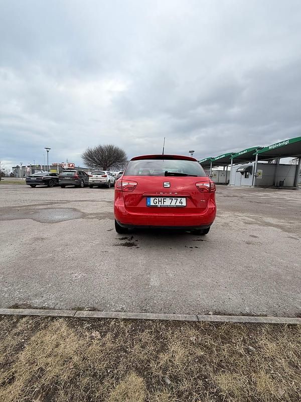 Begagnad Seat Ibiza 105 HK (77 kW) 2015
