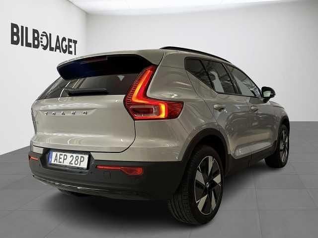 Begagnad Volvo EX40 Plus 188 kW (256 HK) 2024 Silver SUV