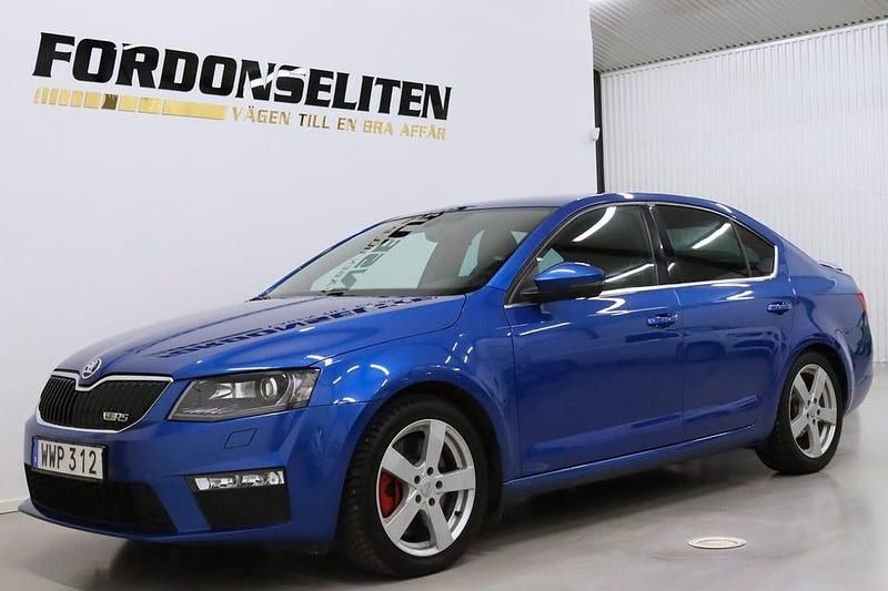 Blå Begagnad 2014 Skoda Octavia RS Kombi | 124 900 kr (Marknadspris) - Bild 1/4