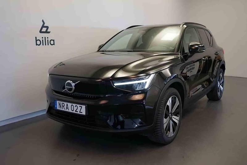 Svart Begagnad 2023 Volvo XC40 Single Motor SUV | 339 500 kr - Bild 1/1