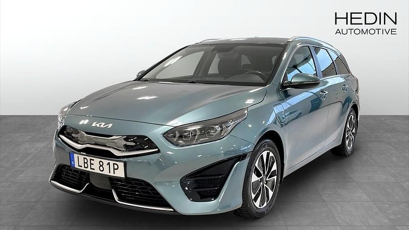 Grå (green) Begagnad 2023 Kia Ceed Sportswagon Advance Kombi | 279 900 kr (Lite dyr) - Bild 1/4