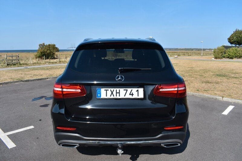 Svart Begagnad 2018 Mercedes GLC220 AMG SUV | 319 900 kr (Marknadspris) - Bild 1/4