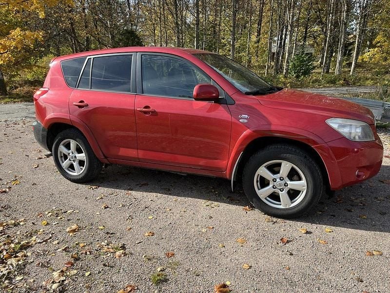 Röd Begagnad 2007 Toyota RAV4 SUV | 35 000 kr (Bra pris) - Bild 1/4