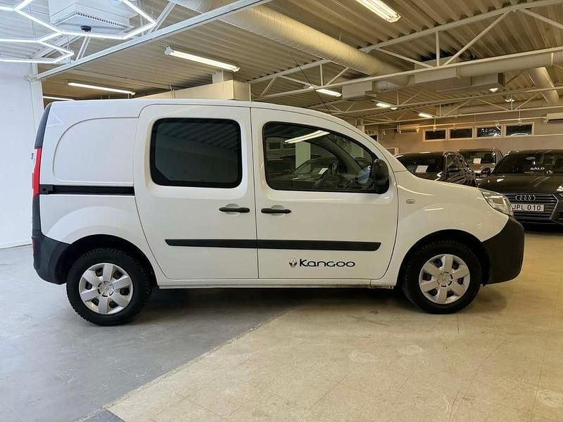 Begagnad Renault Kangoo 75 HK (55 kW) 2019 Vit Minibuss