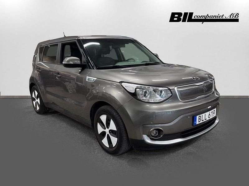 Begagnad Kia Soul EV 80 kW (110 HK) 2016 /im/titanium silver SUV