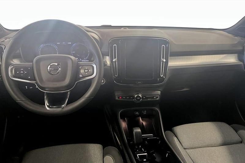 Begagnad Volvo XC40 Plus 214 HK (157 kW) 2023 Grön SUV