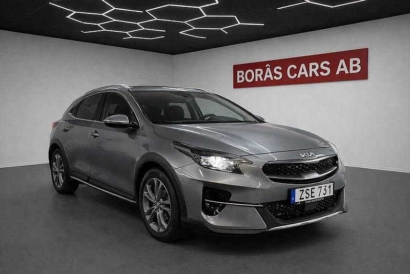 Grå Begagnad 2022 Kia XCeed SUV | 239 900 kr (Bra pris) - Bild 1/4
