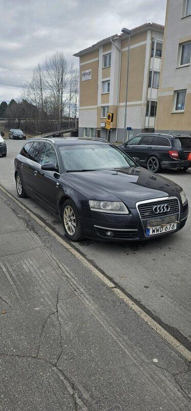 Grå Begagnad 2006 Audi A6 Proline Kombi | 15 000 kr (Superpris) - Bild 1/4