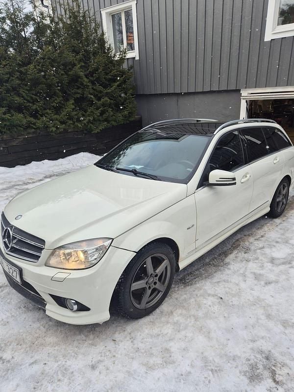 Begagnad 2010 Mercedes C200 | 70 000 kr (Marknadspris) - Bild 1/4