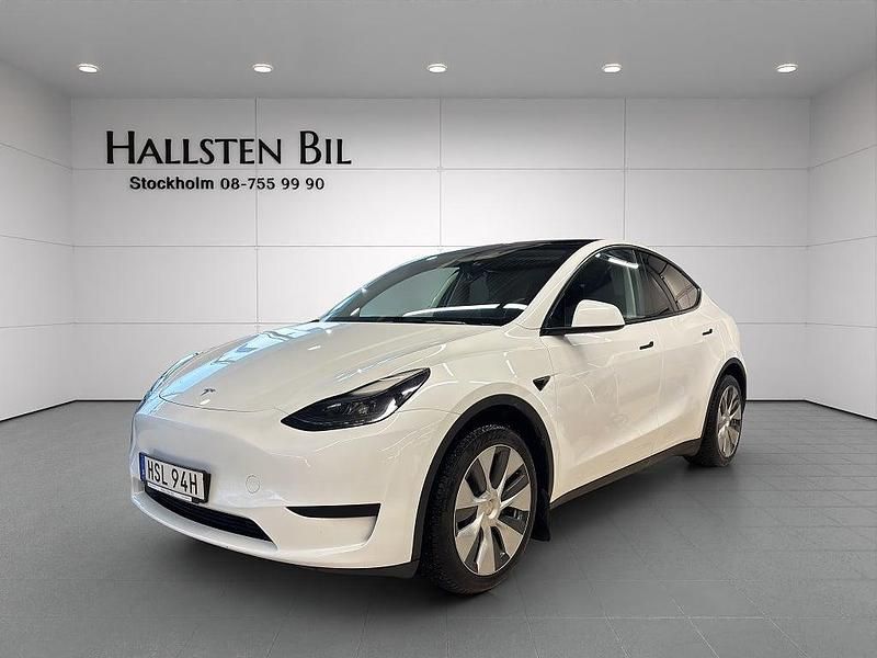 Begagnad Tesla Model Y Standard Range 250 kW (340 HK) 2022 Vit SUV