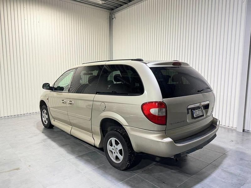 Begagnad Chrysler Town & Country 182 HK (133 kW) 2006 Gul Minibuss
