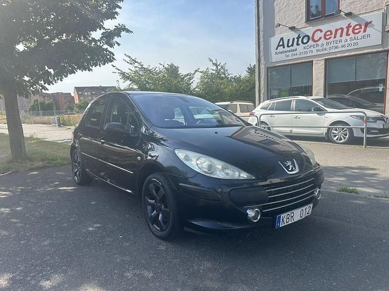 Svart Begagnad 2006 Peugeot 307 Halvkombi | 29 000 kr (Marknadspris) - Bild 1/4