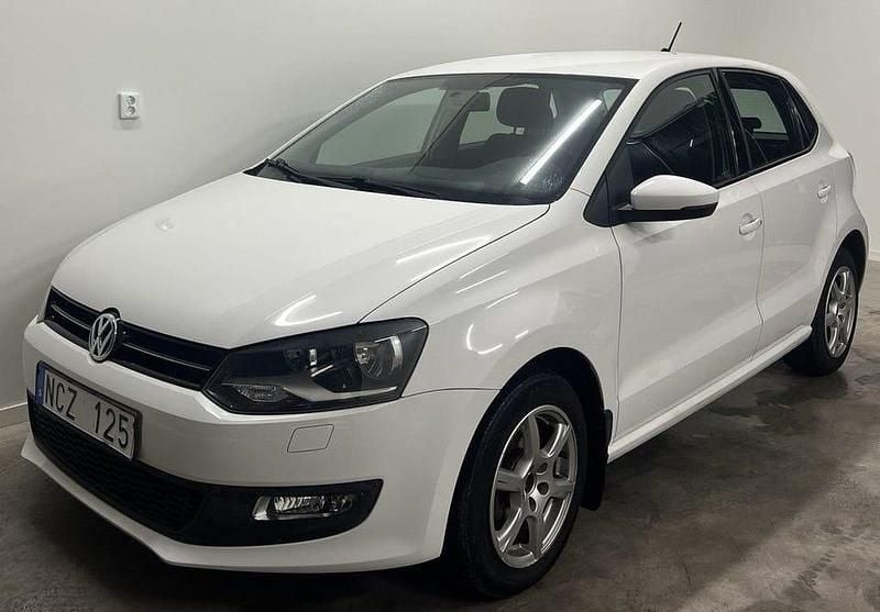 Begagnad VW Polo 90 HK (66 kW) 2013 Vit Halvkombi