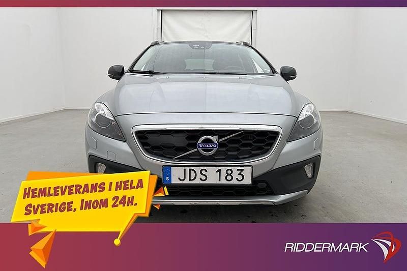 Begagnad Volvo V40 Summum 190 HK (139 kW) 2015 Silver Halvkombi