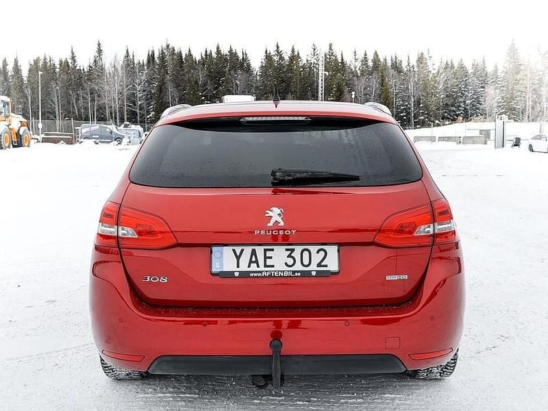 Begagnad Peugeot 308 SW 150 HK (110 kW) 2015 Röd Kombi