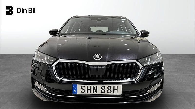 Begagnad Skoda Octavia Style 150 HK (110 kW) 2024 Svart Kombi