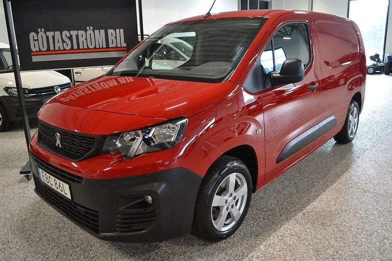 Röd Begagnad 2019 Peugeot Partner Minibuss | 138 000 kr (Marknadspris) - Bild 1/4