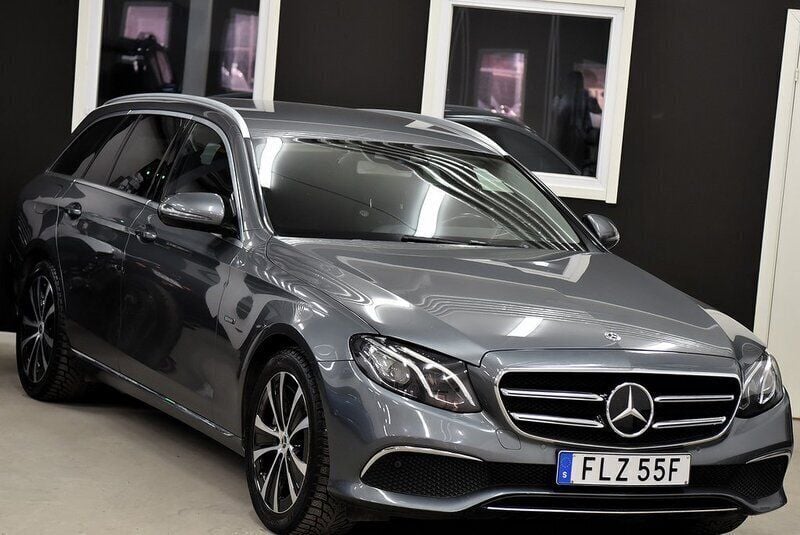 Grå Begagnad 2019 Mercedes E300 Kombi | 299 500 kr (Marknadspris) - Bild 1/4
